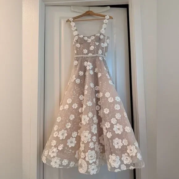 NWOT BRONX AND BANCO Mademoiselle Embroidered White Floral Midi Bridal Dress - Picture 7 of 15